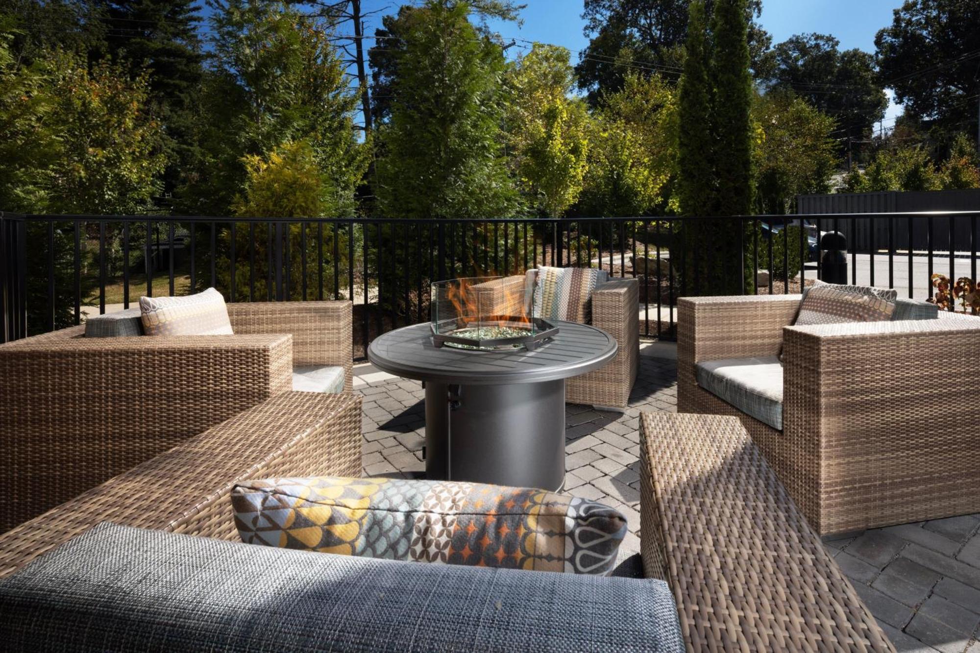 The Scenic Hotel At Biltmore Village Asheville Exterior photo